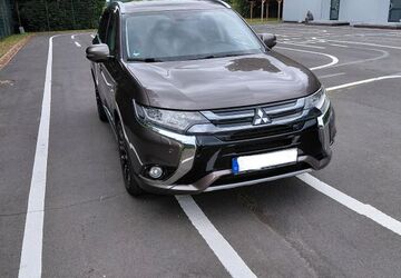 Mitsubishi Plug-in Hybrid Outlander 154.000 km 12.900 &euro; Mittenaar 35756