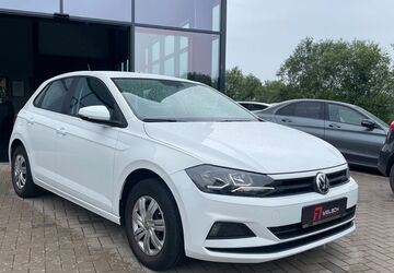 VW Polo 29.500 km 11.399 &euro; Mittenaar 35756