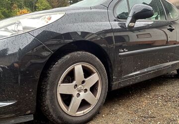 Peugeot 207 121.000 km 1.999 &euro; Haiger 35708