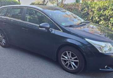 Toyota Avensis 233.200 km 4.950 &euro; Butzbach, Friedrich-Ludwig-Weidig-Stadt 35510